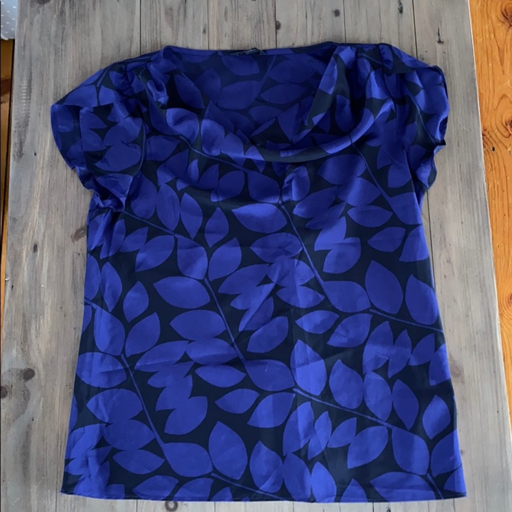 Women’s short sleeve dress shirt